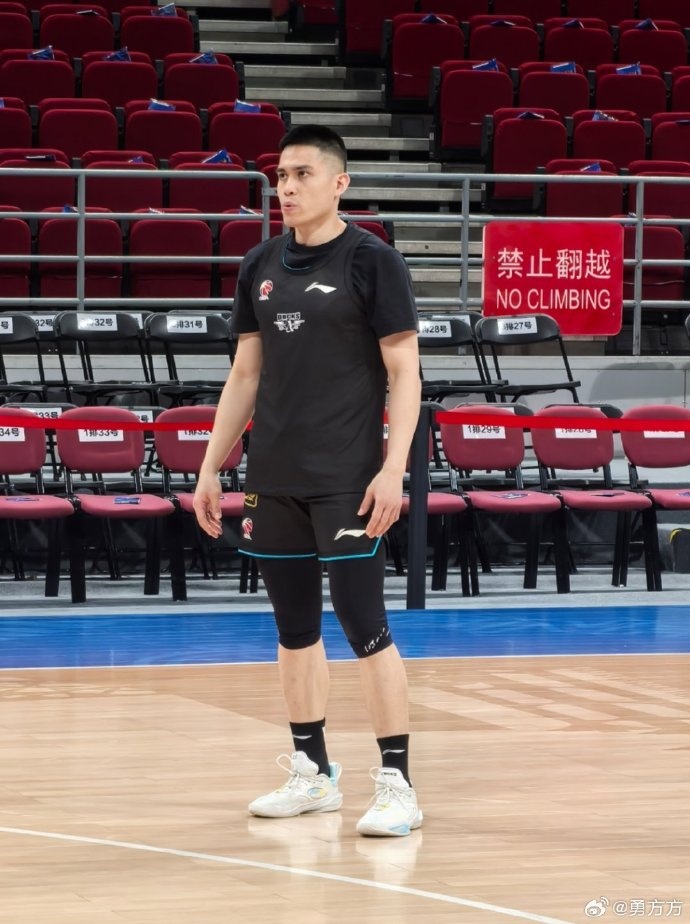记者:陈盈骏18号回中国台北打亚洲杯附加赛 将缺席对阵吉林&上海